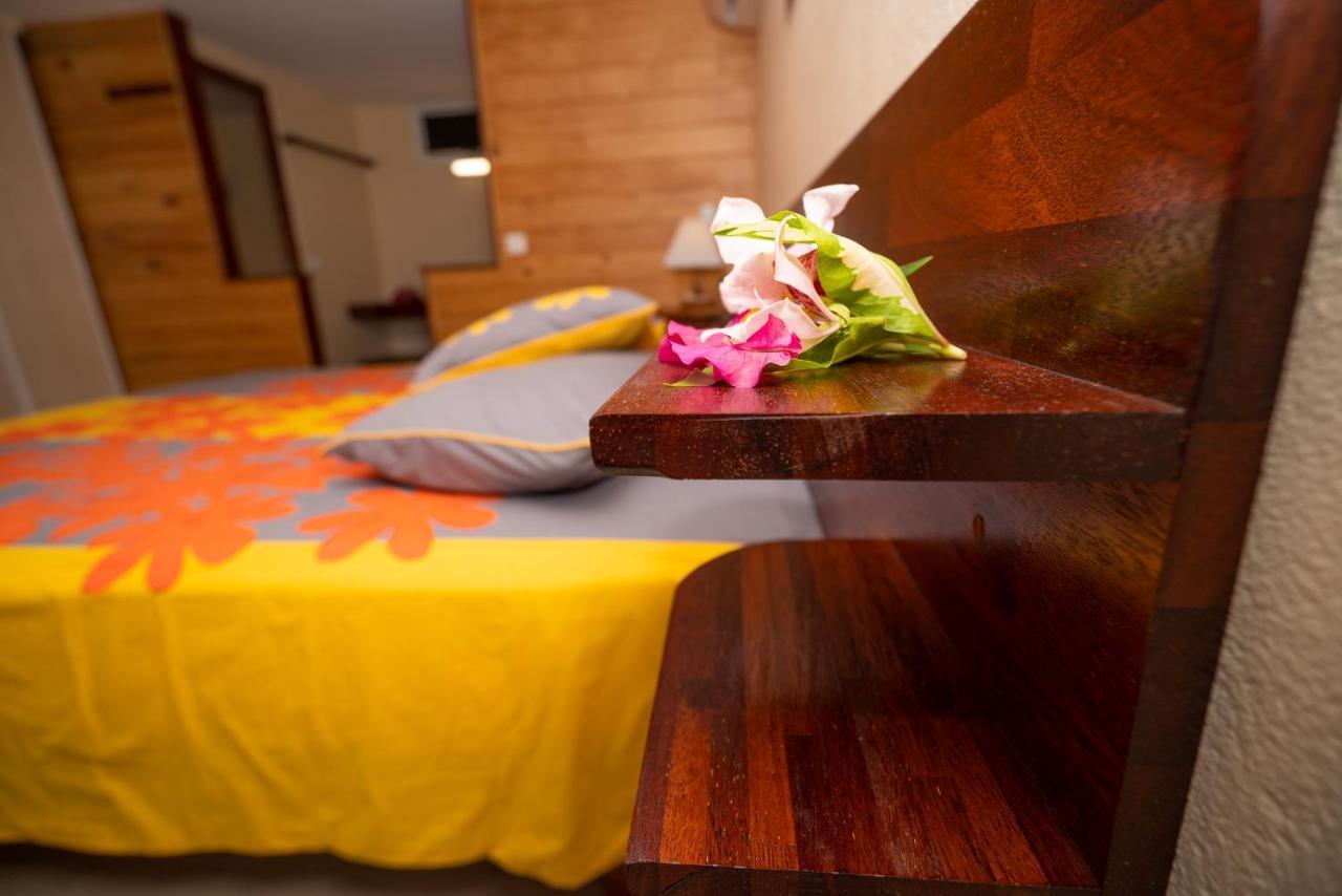 Bora Bora Holiday'S Lodge ภายนอก รูปภาพ